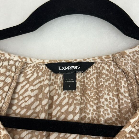 Express V-Neck Tulip Sleeve Blouse Elastic at Waistline Sz Small Snake print - Picture 6 of 9